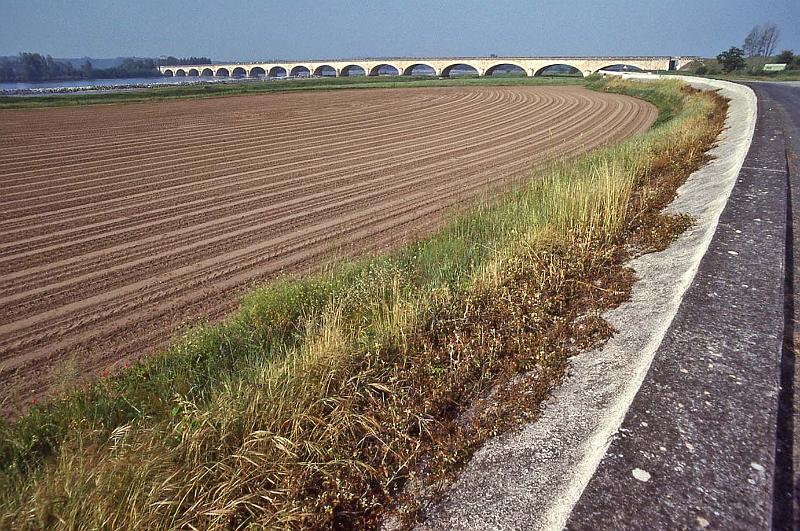 WT 2500 325-36 France 92.jpg